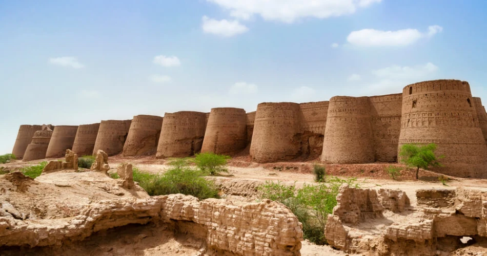 Derawar Fort & Abbasi Mosque