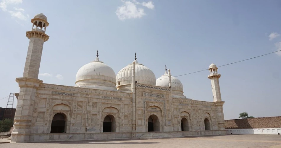 Derawar Fort & Abbasi Mosque
